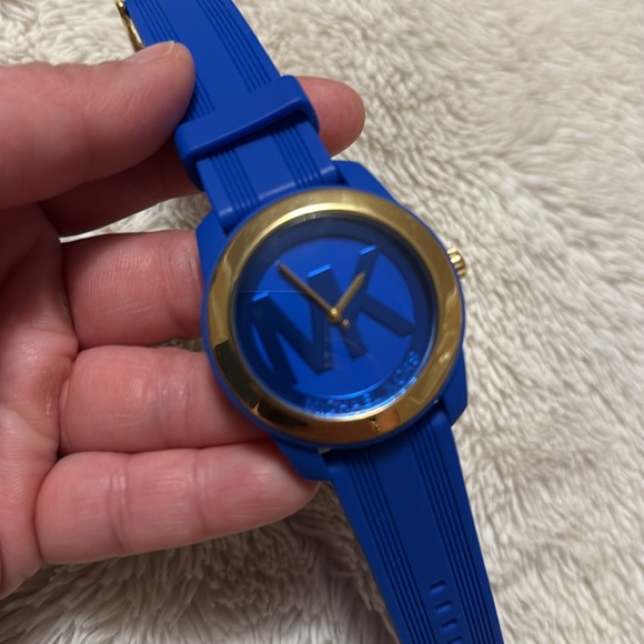 Michael Kors Accessories - Michael Kors Gold Tone & Silicone Watch